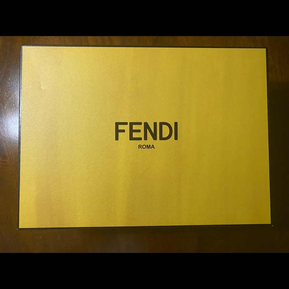 Empty box FENDI